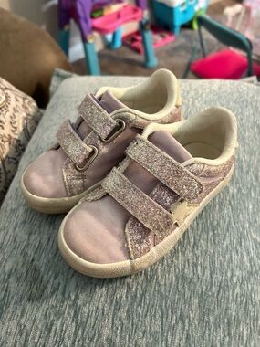 Nina Girls Glitter Strap Sneakers in Light Purple and Cream